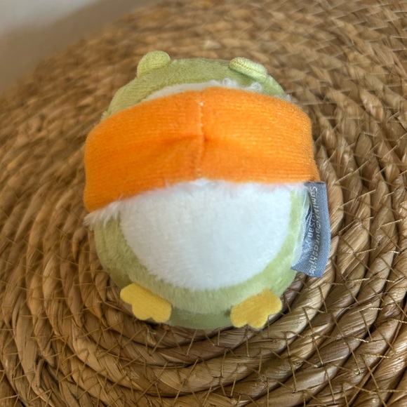 Sumikko Gurashi Ikura Salmon Roe Plush Keychain - Picture 6 of 7